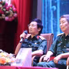 Tiến sỹ, bác sỹ Đàm Duy Thiên (trái) - người lính vẽ bản đồ trong Chiến dịch Hồ Chí Minh. (Ảnh: Nam Nguyễn/Vietnam+)