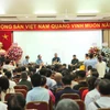 Các đại biểu tham gia tọa đàm về cuốn sách "Con đường tương lai." (Ảnh: PV/Vietnam+)