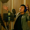 Nghệ sỹ Ưu tú Vũ Thắng Lợi thu âm cho các ca khúc trong album. (Ảnh: PV/Vietnam+)