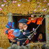 Sắc Xuân bên ô cửa sổ. (Ảnh: Mạnh Cường)