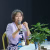 Phó Giáo sư-Tiến sỹ Nguyễn Phương Hoa vừa thực hiện chuyến book tour tại nhiều tỉnh thành để trao đổi phương pháp đồng hành cùng bệnh nhân trầm cảm. (Ảnh: CTV/Vietnam+)