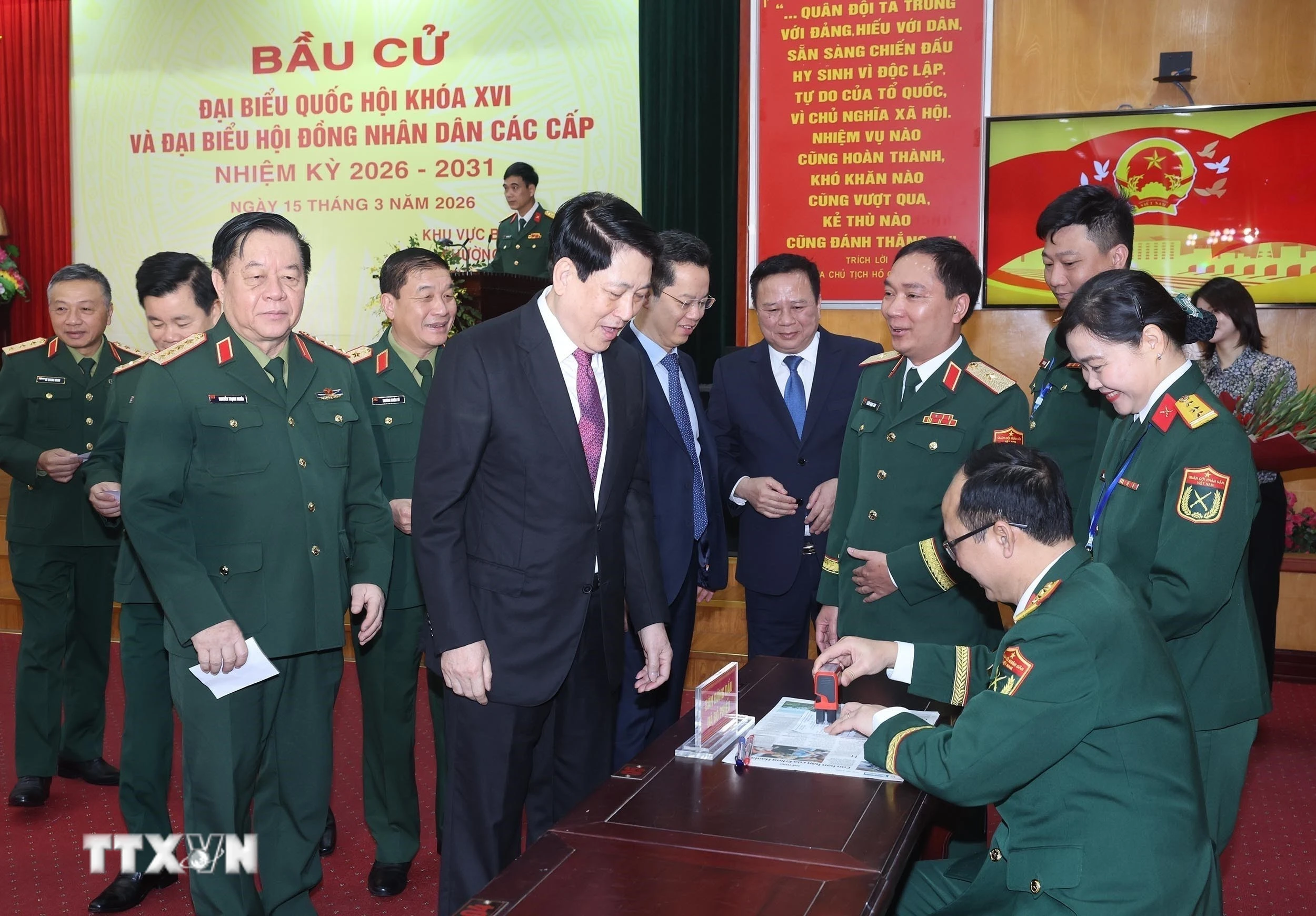 Chủ tịch nước Lương Cường bầu cử tại phường Hoàn Kiếm, Hà Nội