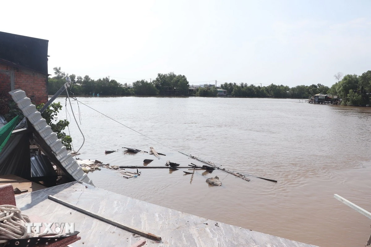 Sạt lở nghiêm trọng trên kênh Xáng Bạc Liêu - Cà Mau, đe dọa an toàn dân cư