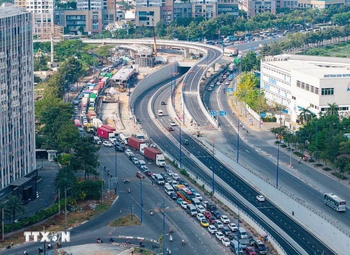 TP.HCM: Nhiều cửa ngõ ùn tắc trong ngày đầu nghỉ lễ