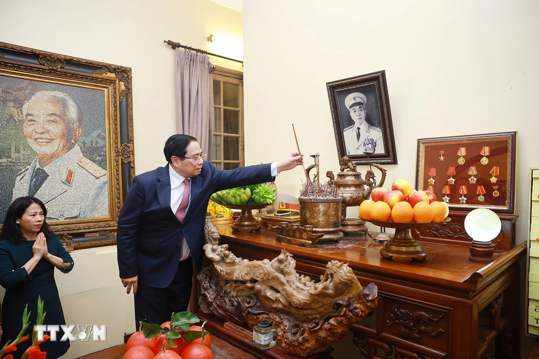 Thủ tướng Phạm Minh Chính thăm hỏi, chúc Tết gia đình các đồng chí nguyên lãnh đạo Đảng, Nhà nước