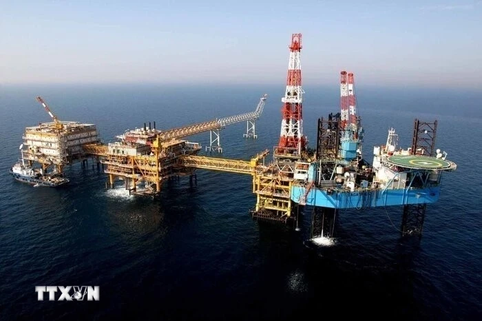 Thêm một cơ sở hóa dầu của Iran bị nhắm mục tiêu, căng thẳng leo thang