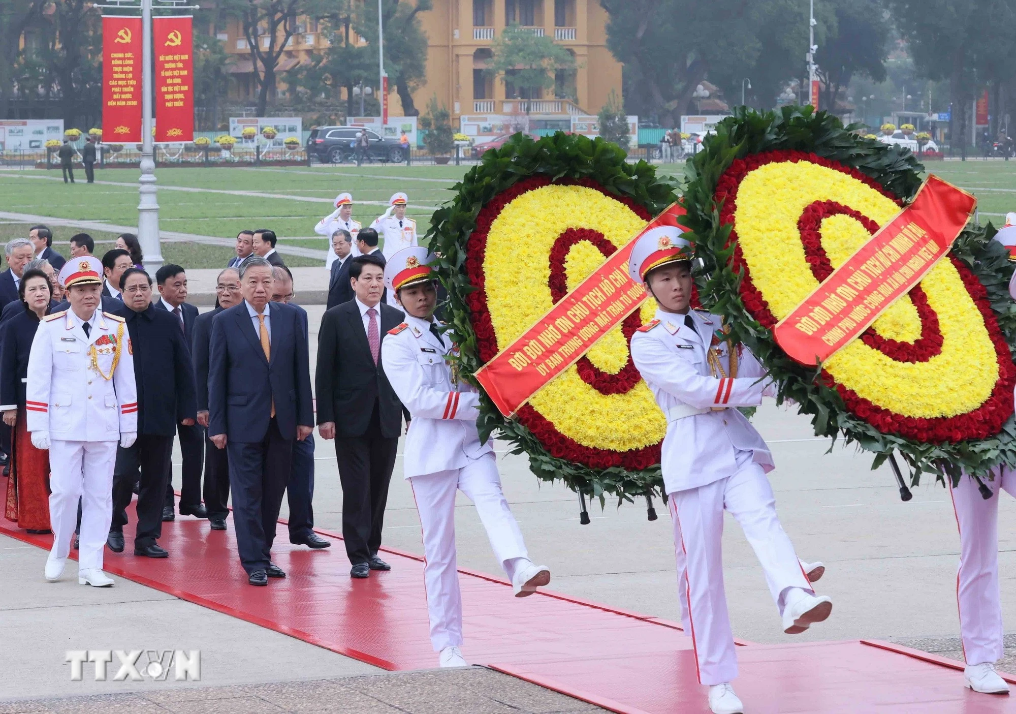 Lãnh đạo Đảng, Nhà nước thành kính viếng Chủ tịch Hồ Chí Minh