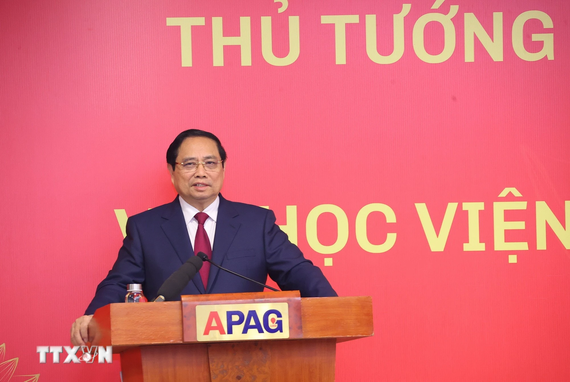 Thủ tướng: Quản trị hành chính công giữ vị trí bản lề trong phát triển
