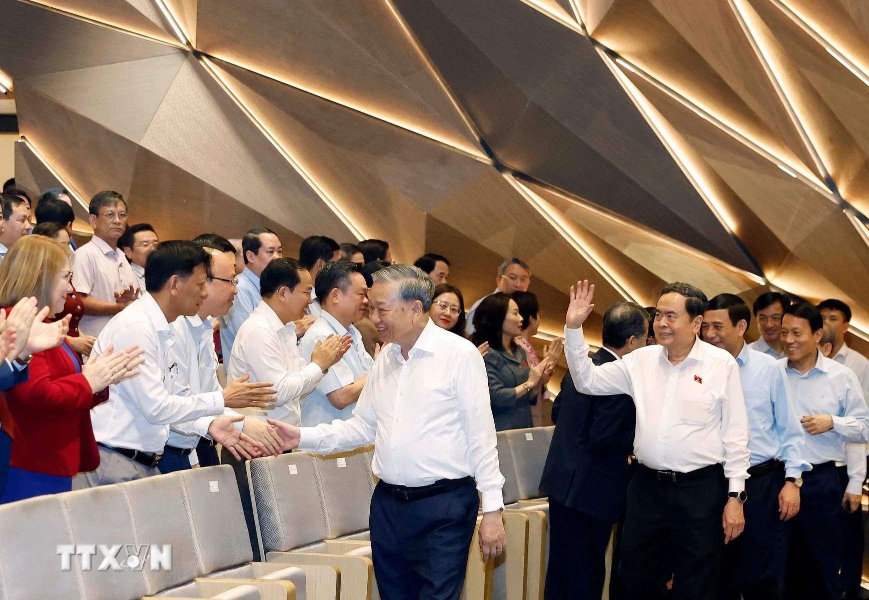 Tổng Bí thư, Chủ tịch nước dự chương trình nghệ thuật 'Tổ quốc trong tim'