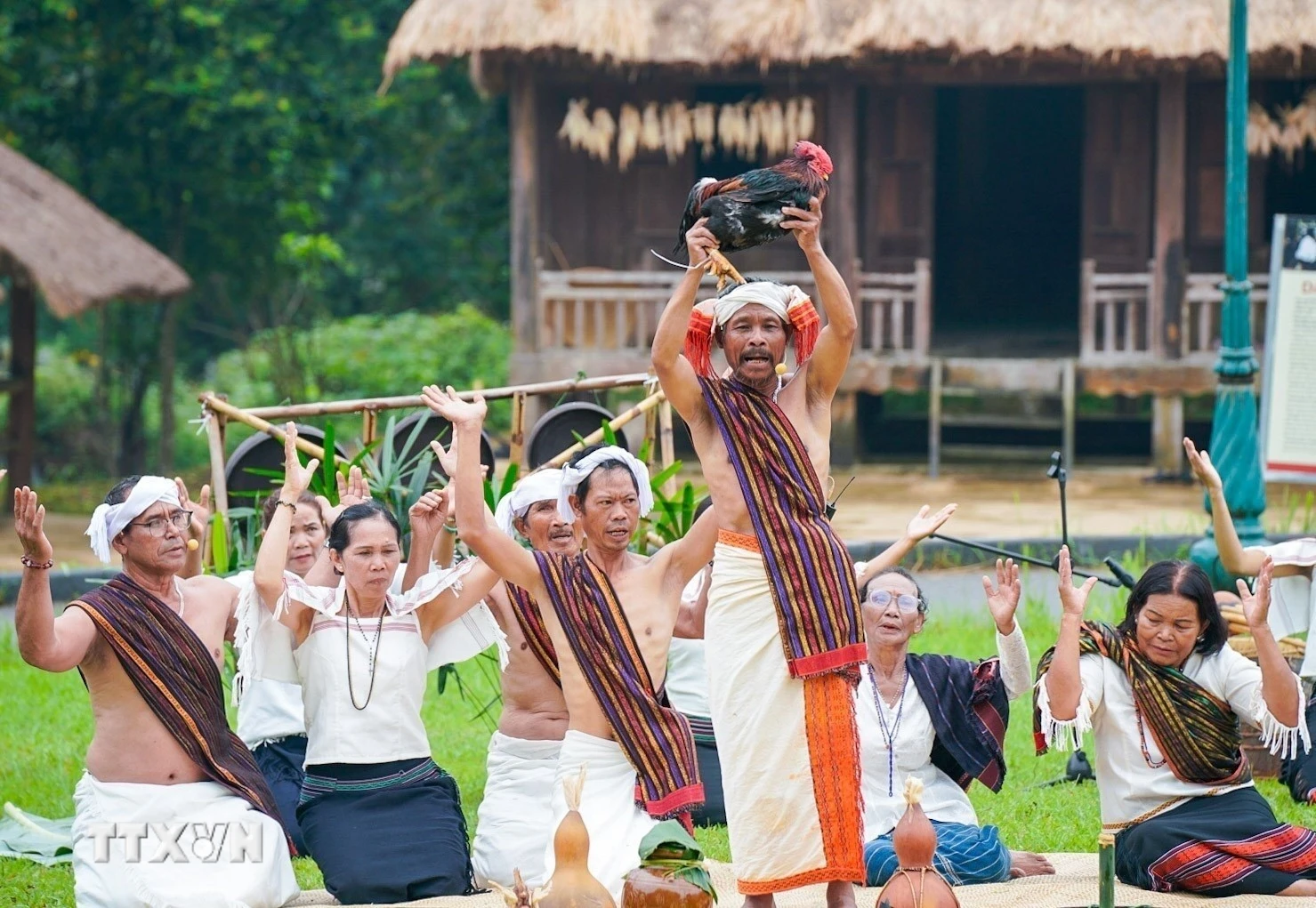 Tái hiện lễ cúng mừng lúa mới của dân tộc Chu Ru tại Lâm Đồng