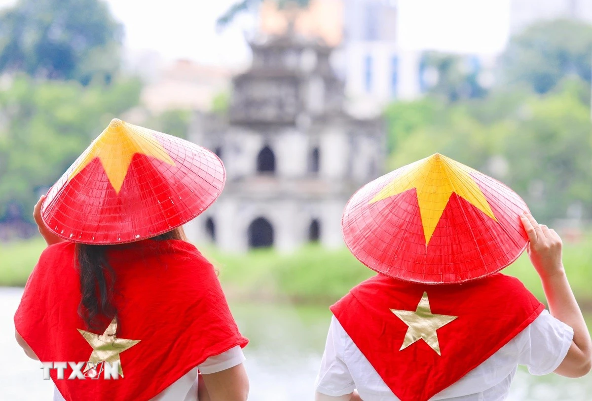 Một dải non sông, một tầm vóc Việt Nam vươn xa