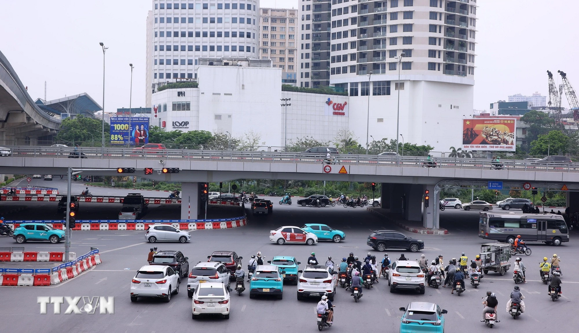 Hà Nội tăng cường chỉnh trang hạ tầng, đảm bảo an toàn giao thông dịp 30/4 - 1/5