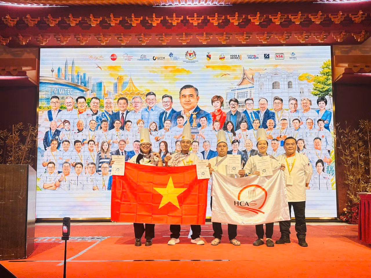 team-a1-voi-4-huy-chuong-bac-va-1-cup-vang-tai-gccm-malaysia-2026.jpg