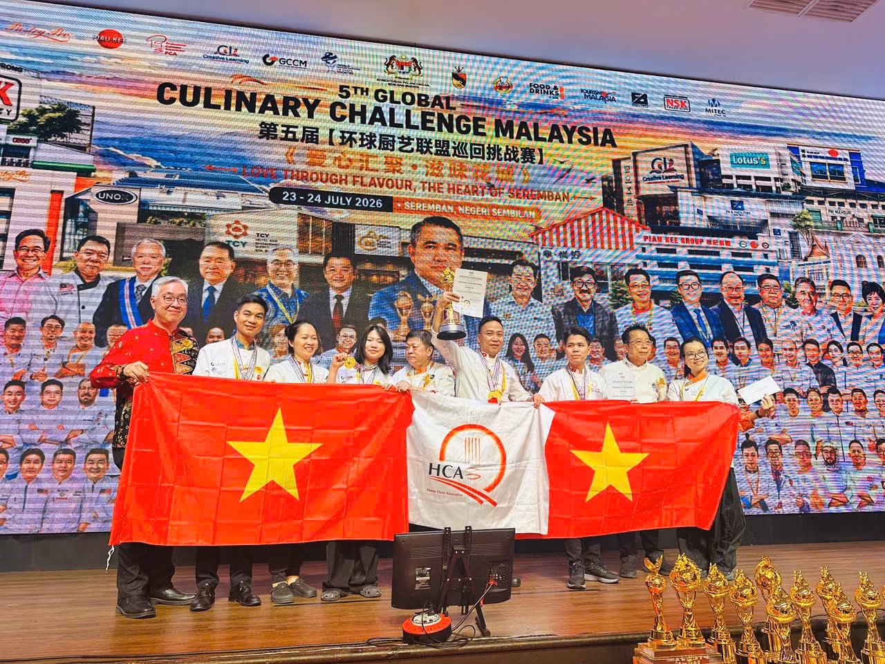 team-sa4-team-2-gianh-5-huy-chuong-vang-va-cup-top-2-tai-cung-phan-thi.jpg
