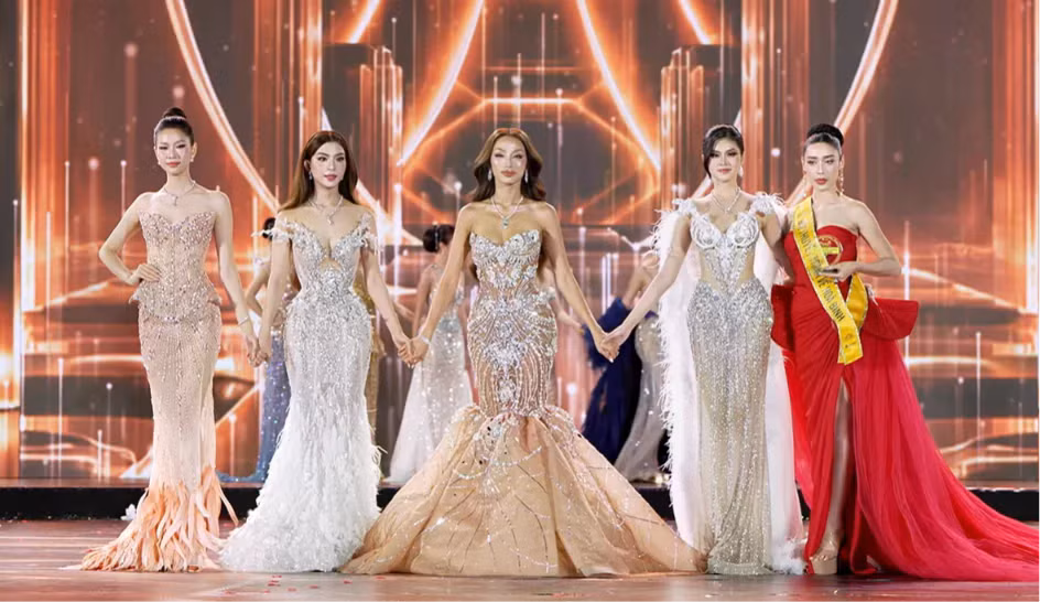screenshot-6-07-31-1785516670-378-width944height546-235603truc-tiep-chung-ket-miss-grand-vietnam-2026-top-5-chung-cuoc-lo-dien235603-up.png
