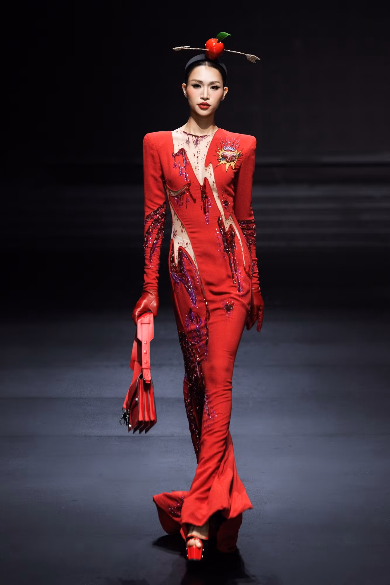 5-look-nam-trong-bst-first-circus-den-tu-nha-thiet-ke-haute-couture-julien-fournie-2.jpg