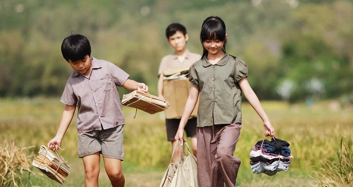 Bộ phim "Tôi thấy hoa vàng trên cỏ xanh" đã góp phần quảng bá hình ảnh Phú Yên, thu hút đông đảo du khách đến với địa phương này. (Ảnh: Đoàn làm phim) z6603121118827-a689724c2d36e4fee66047ff41b4173b.jpg