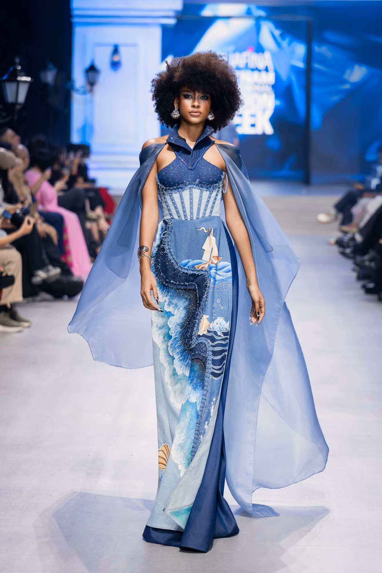 5-1-look-trong-bst-thuy-anh-den-tu-ntk-dang-trong-minh-chau4.jpg