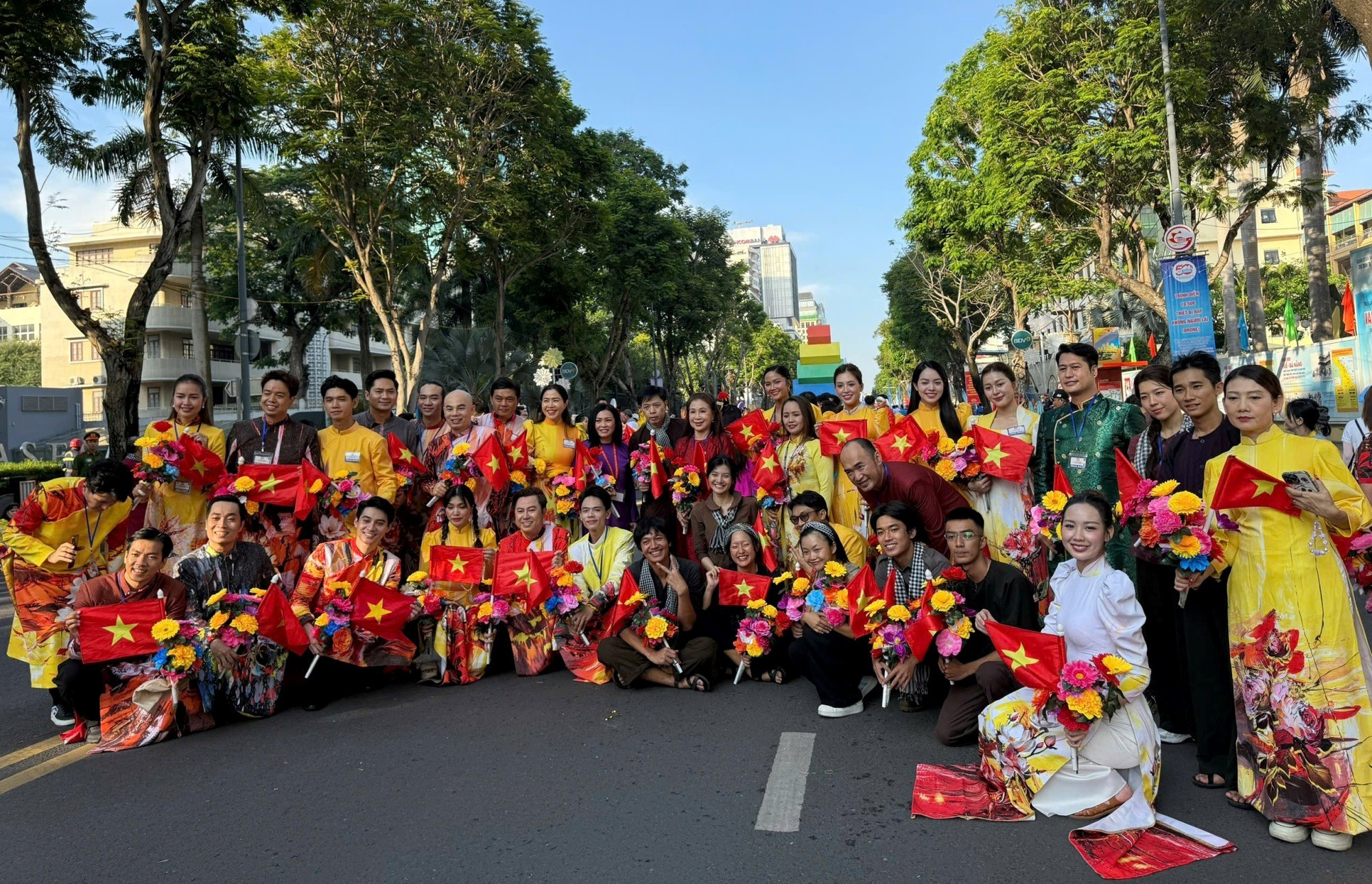 Dàn hoa hậu, nghệ sỹ sẽ tham gia lễ diễu hành đặc biệt của đất nước. (Ảnh: CTV/Vietnam+)