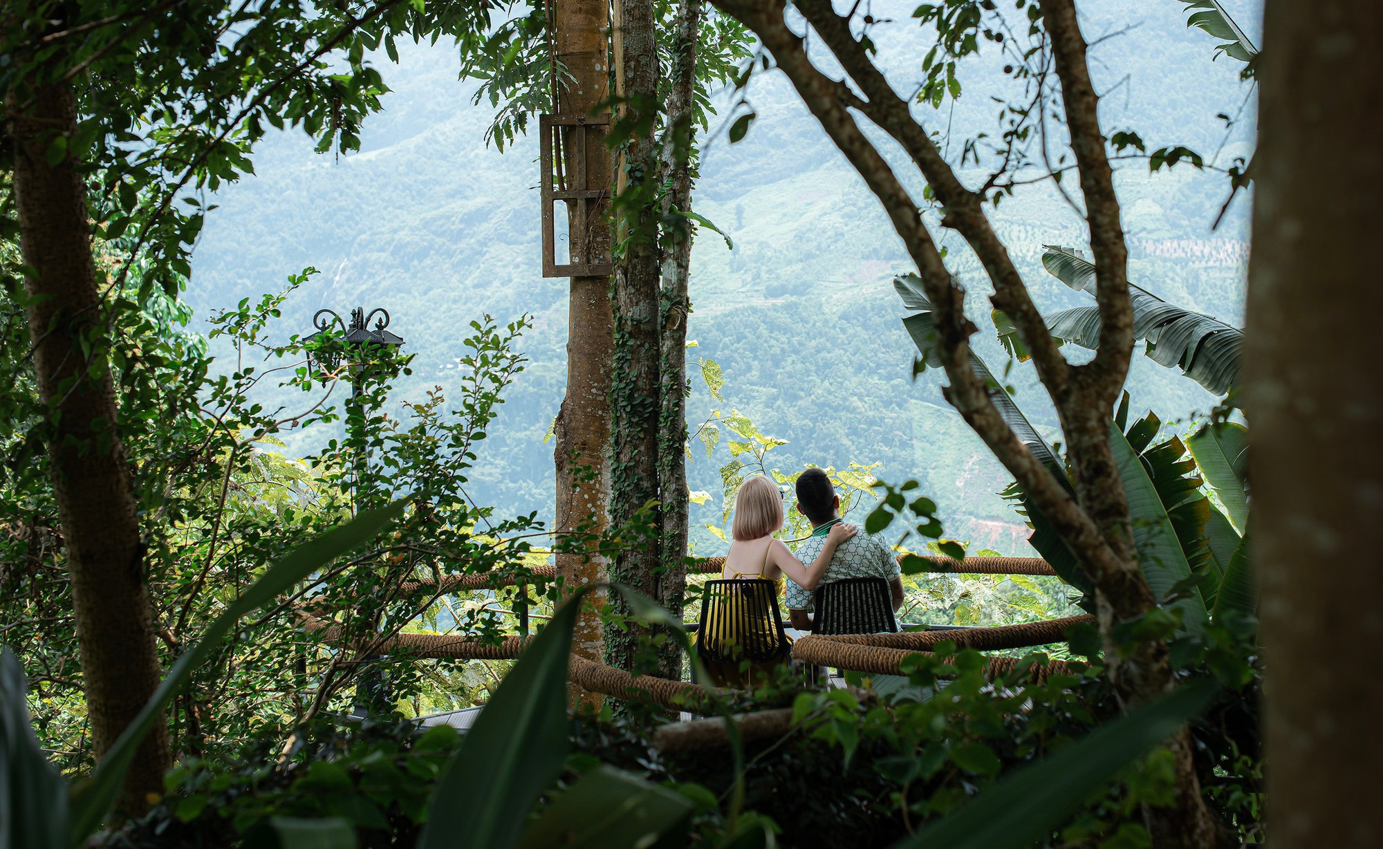 Du khách quốc tế sẵn sàng chi trả hàng nghìn USD/ đêm để trải nghiệm thiên nhiên và các dịch vụ đặc biệt mang đậm dấu ấn bản địa ở vùng biên viễn của tỉnh Tuyên Quang. (Ảnh: CTV/Vietnam+)