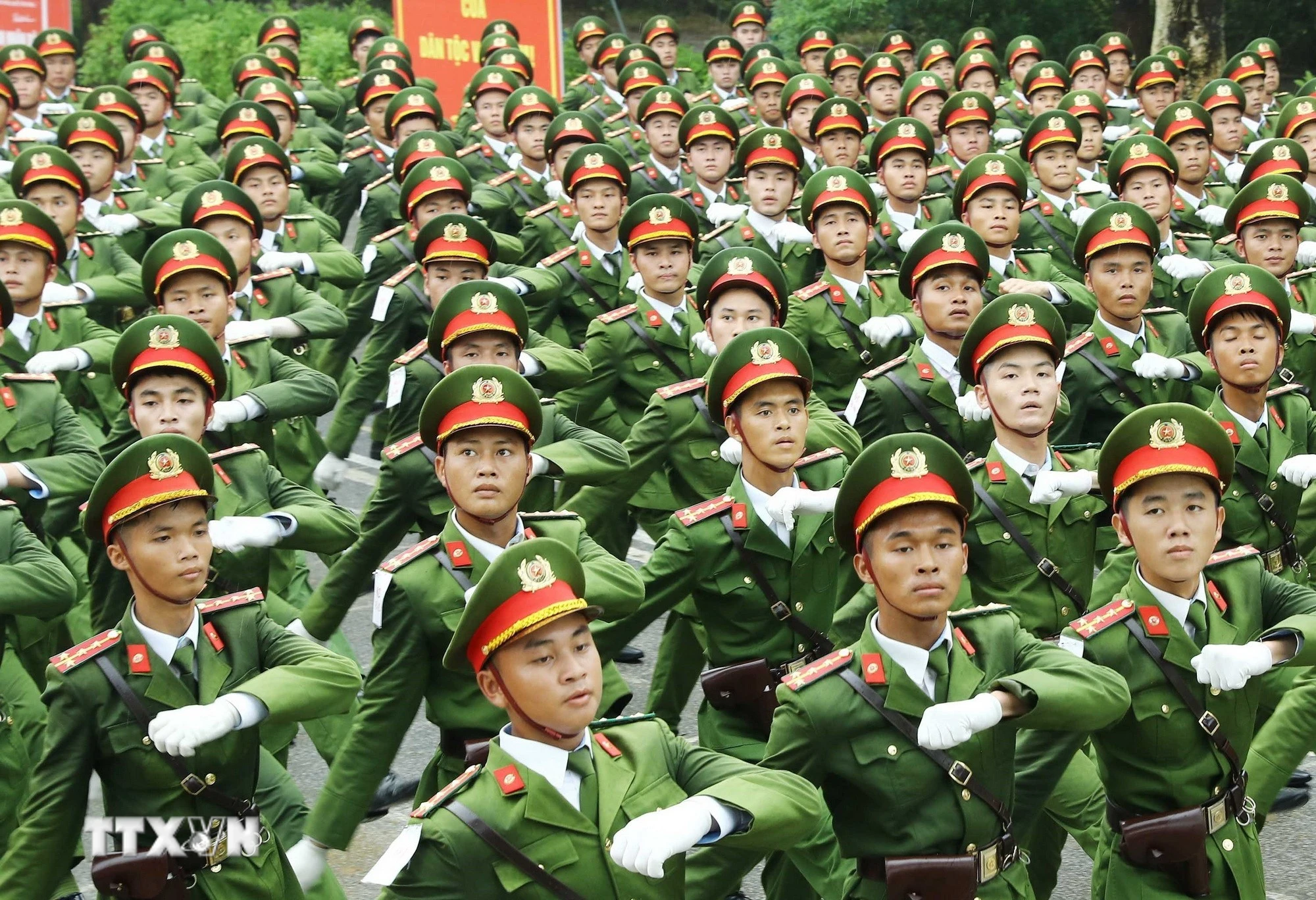 Thủ tướng khẳng định Cảnh sát hình sự mãi là niềm tin cậy của nhân dân