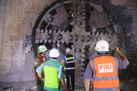 Máy đào hầm “Táo bạo" Dự án Metro Nhổn-Ga Hà Nội đã đến Ga S10-Cát Linh. (Ảnh: PV/Vietnam+)