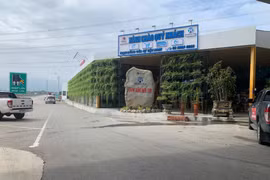 Một trạm dừng nghỉ tạm dọc trên tuyến cao tốc Bắc-Nam phía Đông. (Ảnh: PV/Vietnam+)