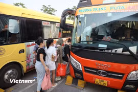 Bộ Xây dựng yêu cầu các đơn vị phục vụ tốt nhu cầu đi lại của nhân dân dịp nghỉ lễ 30/4-1/5. (Ảnh: Việt Hùng/Vietnam+)