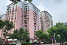 Trong thời gian qua, giá nhà chung cư ngày càng "leo thang" theo từng tháng, từng năm. (Anh: Việt Hùng/Vietnam+)