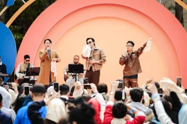 Những nghệ sỹ của SpaceSpeakers luôn tạo nên sức nóng của chương trình 5AM mỗi mùa. (Ảnh: PV/Vietnam+)