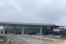 Một trạm dừng nghỉ trên tuyến cao tốc Bắc-Nam đang được đầu tư xây dựng. (Ảnh: PV/Vietnam+)