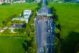 Thu phí điện tử không dừng đem lại nhiều lợi ích cho người dân, nhà đầu tư và cơ quan quản lý Nhà nước. (Ảnh: PV/Vietnam+)