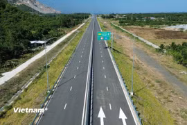 Bộ Xây dựng đặt mục tiêu phấn đấu đến năm 2030 cả nước có 5.000km đường bộ cao tốc. (Ảnh: Khánh Hùng/Vietnam+)