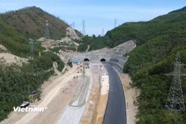 Một hầm đường bộ tại Dự án cao tốc Bắc-Nam đang được thi công, hoàn thiện. (Ảnh: Quốc Khánh/Vietnam+)