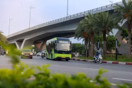 VinBus khai trương thêm tuyến buýt điện kết nối nội thành với Đông Anh. (Ảnh: PV/Vietnam+)