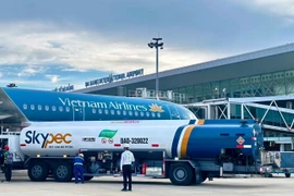 Vietnam Airlines sử dụng nhiên liệu hàng không bền vững (SAF) - dẫn đầu xu hướng hàng không xanh. (Ảnh: PV/Vietnam+)