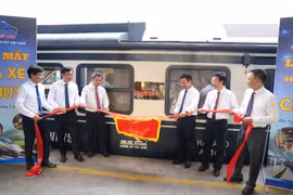 Tổng công ty Đường sắt Việt Nam đã ra mắt sản phẩm đoàn tàu hiện đại, đa chức năng và tích hợp công nghệ số. (Ảnh: PV/Vietnam+)