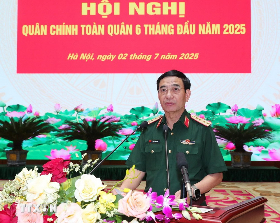 Đại tướng Phan Văn Giang, Phó Bí thư Quân ủy Trung ương, Bộ trưởng Bộ Quốc phòng phát biểu. (Ảnh: Trọng Đức/TTXVN)