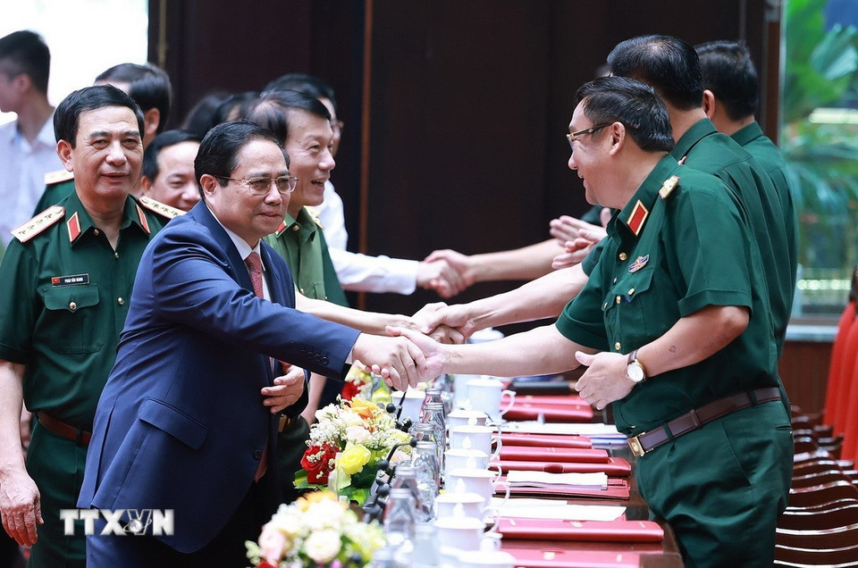 Thủ tướng Phạm Minh Chính đến dự Hội nghị quân chính toàn quân 6 tháng đầu năm 2025. (Ảnh: Trọng Đức/TTXVN)