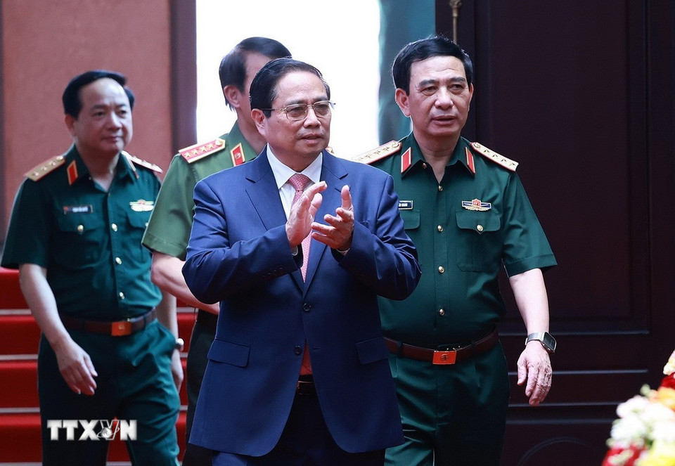 Thủ tướng Phạm Minh Chính đến dự Hội nghị quân chính toàn quân 6 tháng đầu năm 2025. (Ảnh: Trọng Đức/TTXVN)