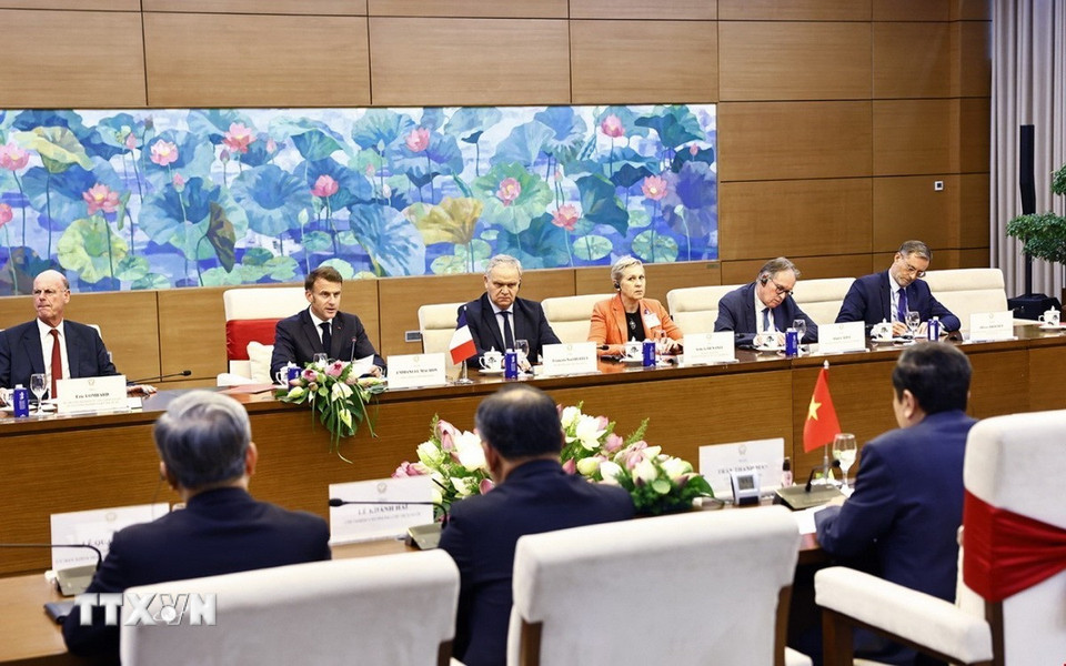 Tổng thống Pháp Emmanuel Macron phát biểu tại cuộc hội đàm. (Ảnh: Doãn Tấn/TTXVN)