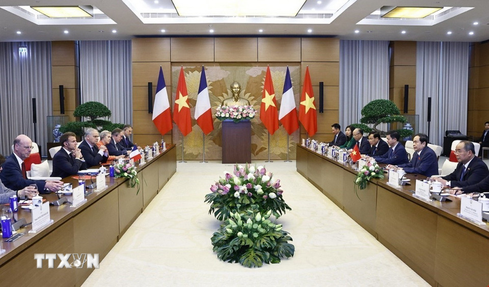 Chủ tịch Quốc hội Trần Thanh Mẫn hội kiến Tổng thống Pháp Emmanuel Macron. (Ảnh: Doãn Tấn/TTXVN)