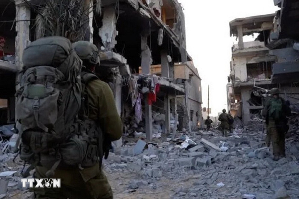 Lực lượng Phòng vệ Israel (IDF) ngày 20/8/2025 bắt đầu thực hiện chiến dịch tấn công vào thành phố Gaza (ảnh) nhằm "rút ngắn thời gian chiếm đóng các cứ điểm cuối cùng và đánh bại Hamas". Trong khi đó, lực lượng Hamas đã chấp thuận đề xuất ngừng bắn kéo dài trong 60 ngày do các nước Arập bảo trợ, theo đó trả tự do cho 10 con tin còn sống cũng như trao trả thi thể của 18 con tin đã thiệt mạng, cho phép viện trợ nhân đạo được đưa vào Gaza thông qua các tổ chức quốc tế. (Nguồn: IRNA/TTXVN)