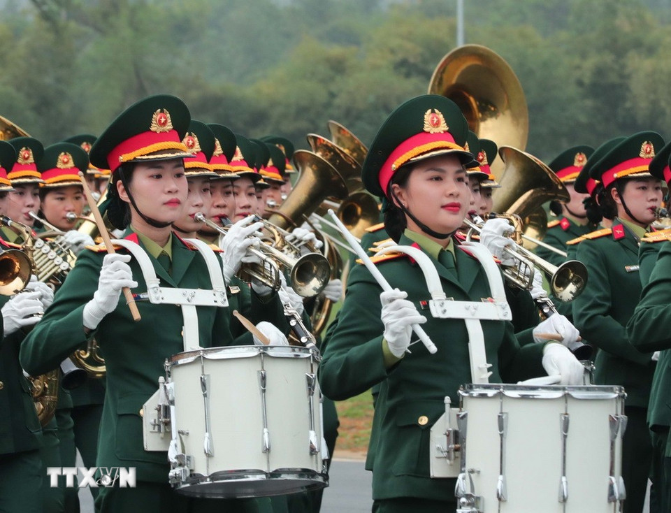 Khối nữ đoàn Nghi lễ Quân đội tham gia hợp luyện. (Ảnh: Trọng Đức/TTXVN)