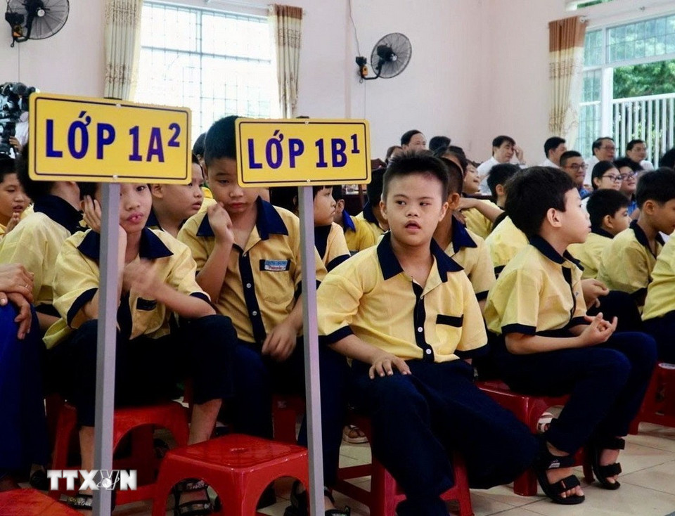 Học sinh Trường chuyên biệt hy vọng Quy Nhơn (Gia Lai) hân hoan trong lễ khai giảng năm học 2025-2026. (Ảnh: Trịnh Bang Nhiệm/TTXVN)