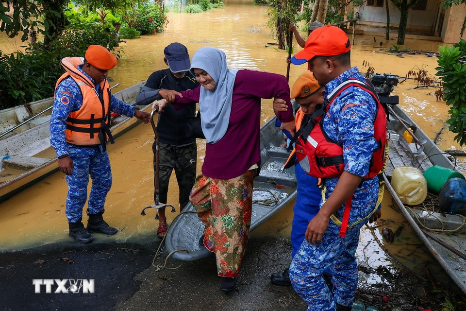 Mưa lũ nghiêm trọng đang bao trùm nhiều nước Đông Nam Á. (Ảnh: THX/TTXVN)