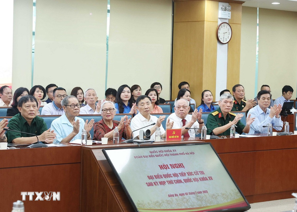 Các cử tri Hà Nội dự hội nghị. (Ảnh: Thống Nhất/TTXVN)