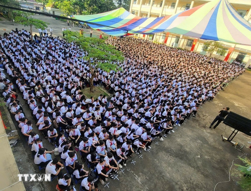 Khai giảng năm học mới tại Trường Phổ thông Dân tộc nội trú Him Lam (xã Thạnh Xuân, Cần Thơ). (Ảnh: Ánh Tuyết/TTXVN)