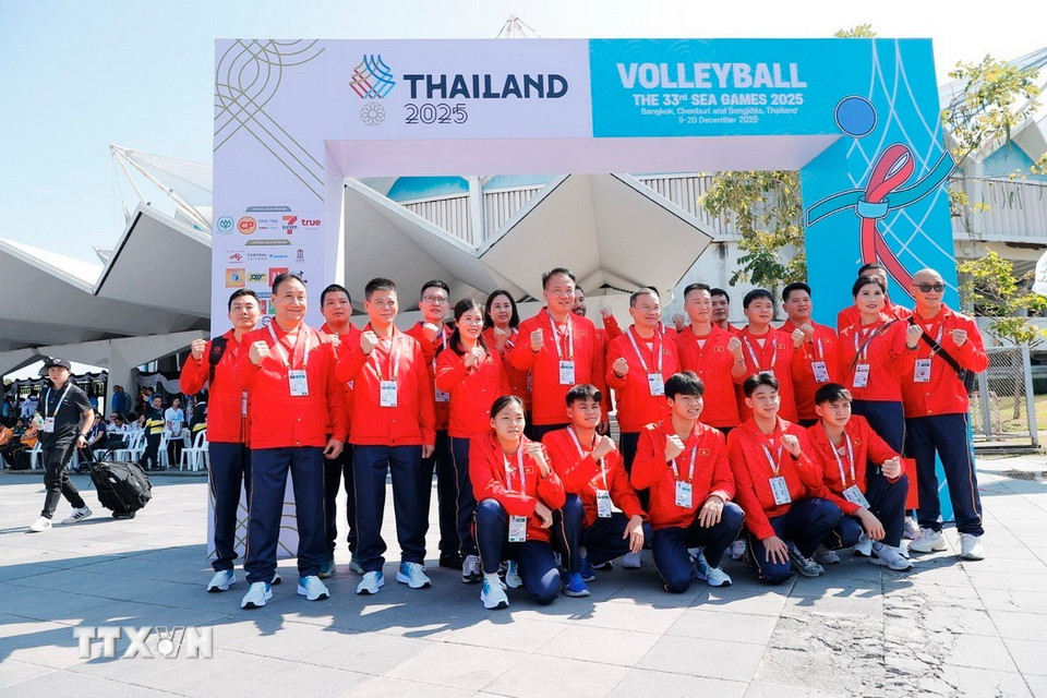 Đoàn thể thao Việt Nam tham dự lễ thượng cờ SEA Games 33. (Ảnh: Minh Quyết/TTXVN)
