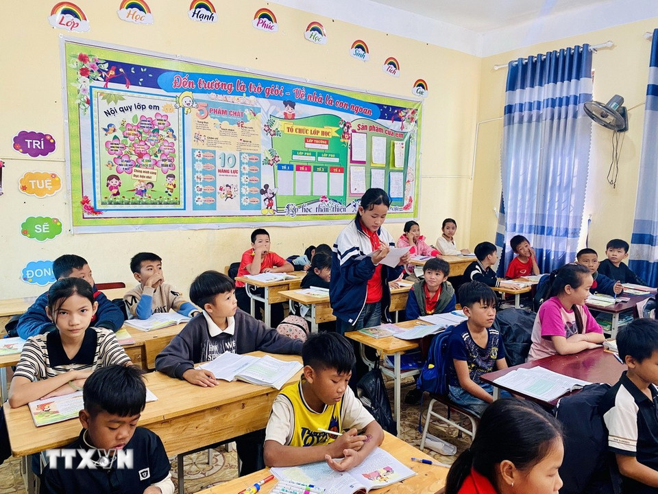 Giờ học tại trường tiểu học Hương Liên, tỉnh Hà Tĩnh. (Ảnh: Hữu Quyết/TTXVN)